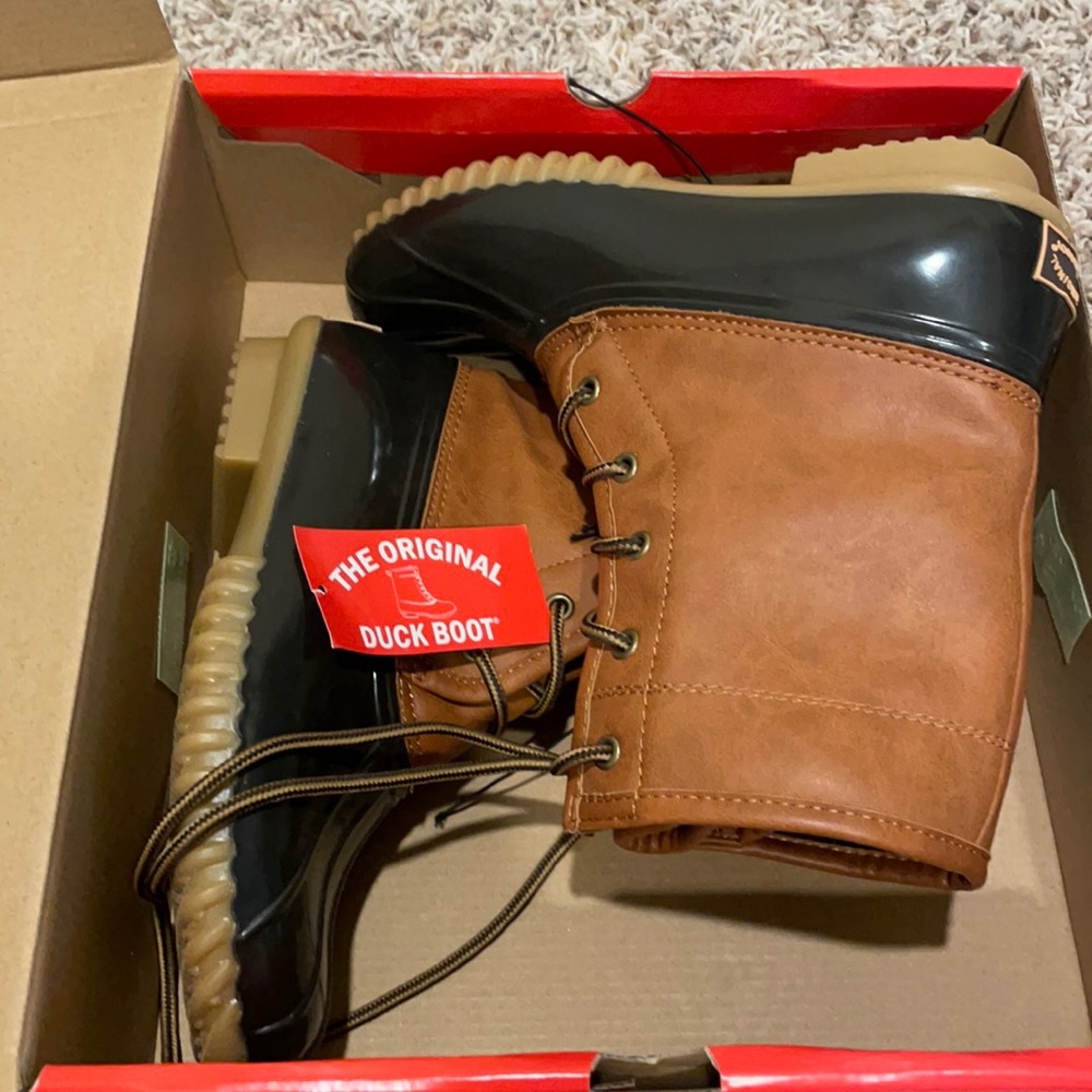 The Original Duck Boot size 7M NWT